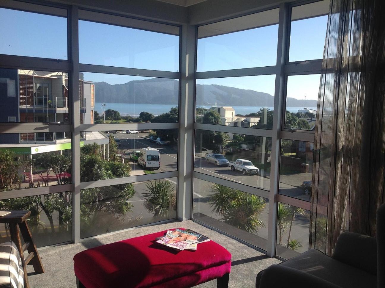 Top Floor Bed And Breakfast Paraparaumu Bagian luar foto